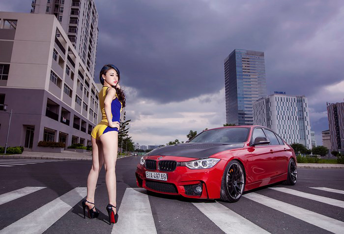 DJ Summer Huỳnh khoe thân hình bốc lửa bên BMW 3 Series